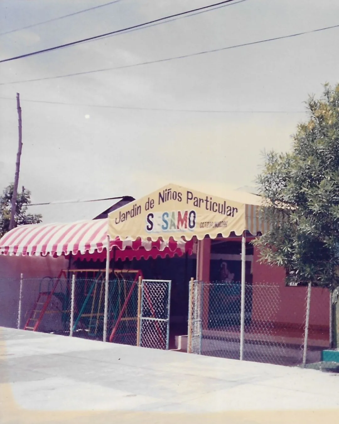 Fachada histórica del Jardín de Niños Particular Sésamo, origen de Colegio Latino